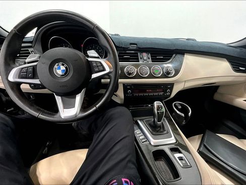 Used 2010 BMW Z4 sDrive35i image 16