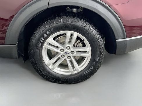 Used 2022 Ford Explorer XLT w/ Equipment Group 202A AWD/4WD image 37