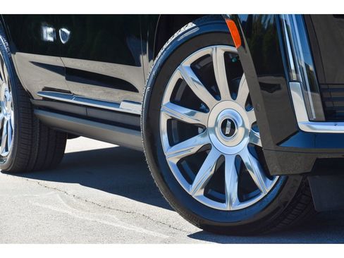 Used 2022 Cadillac Escalade Premium Luxury Platinum image 9