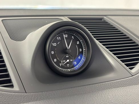 New 2026 Porsche Macan image 25