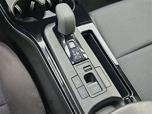 Used 2024 Toyota Prius LE image 28