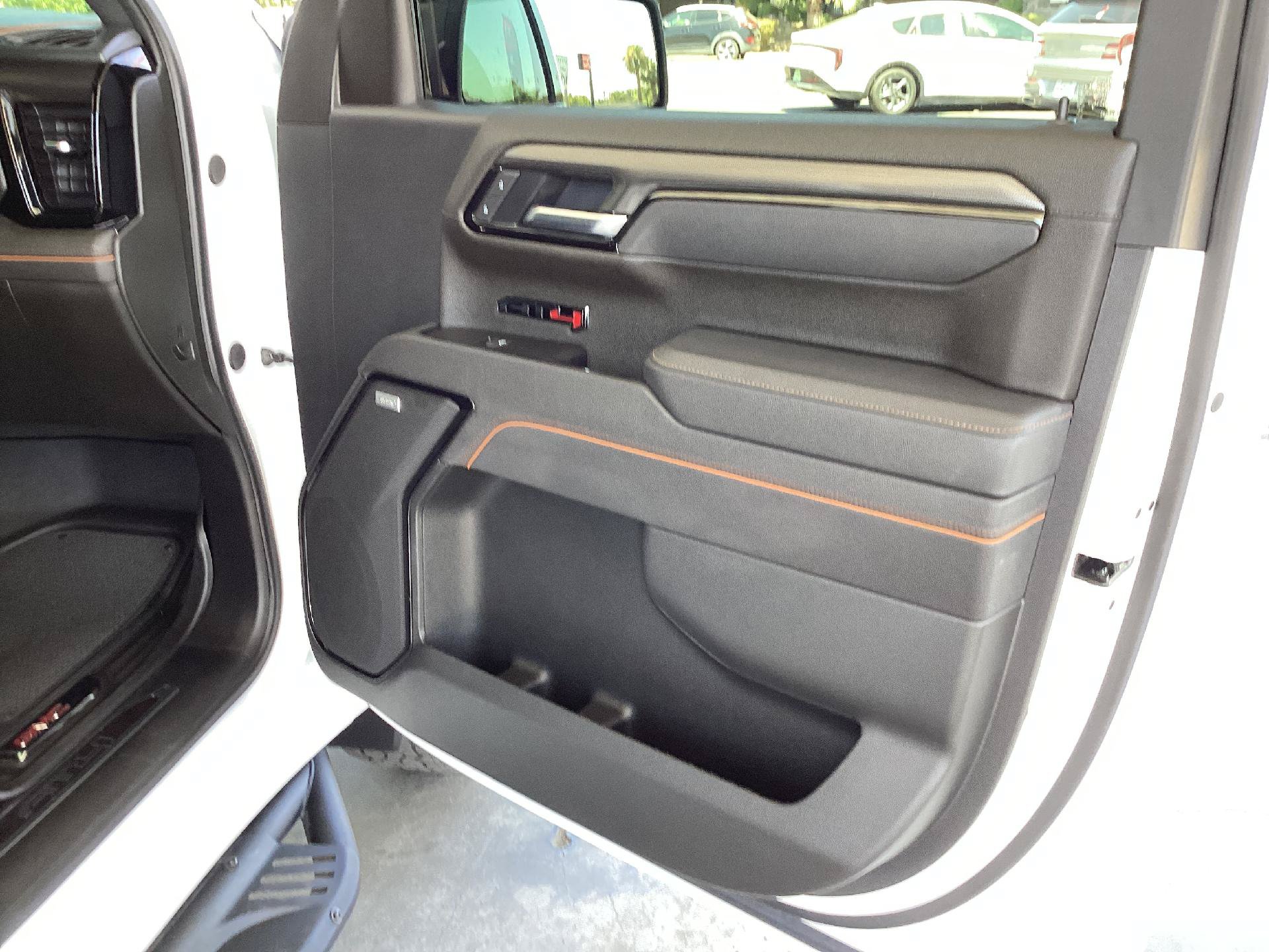 Used 2025 GMC Sierra 1500 AT4 w/ AT4 Premium Package AWD/4WD image 13