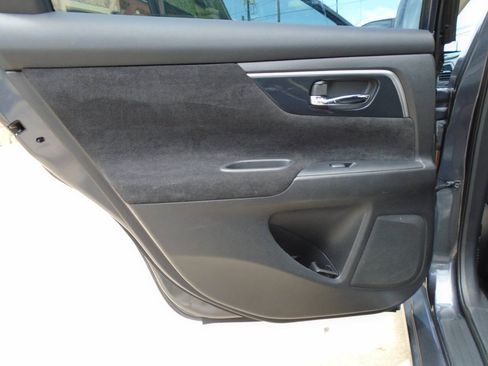 Used 2013 Nissan Altima 2.5 SV FWD image 26