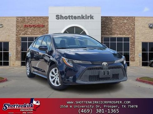 Used 2021 Toyota Corolla LE FWD image 1
