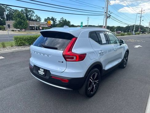 Certified 2025 Volvo XC40 B5 Core AWD/4WD image 5