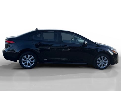 Used 2023 Toyota Corolla LE w/ Carpet Mat Package (TMS) AWD/4WD image 6