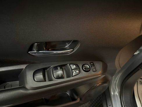 Used 2021 Nissan Kicks SV image 21