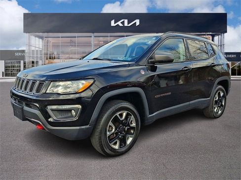 Used 2018 Jeep Compass Trailhawk w/ Cold Weather Group image 3