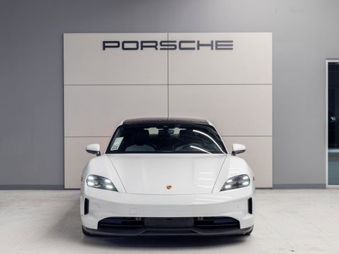 Certified 2025 Porsche Taycan image 10