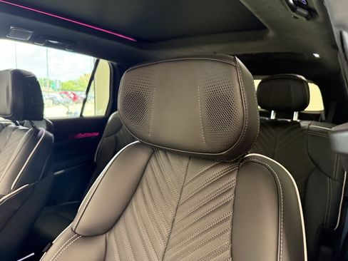 Used 2026 Cadillac Vistiq Platinum w/ LPO, Floor Liner Package AWD/4WD image 18