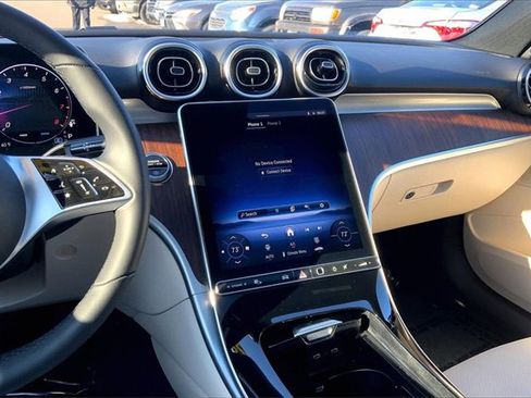 Used 2025 Mercedes-Benz C 300 4MATIC Sedan image 5