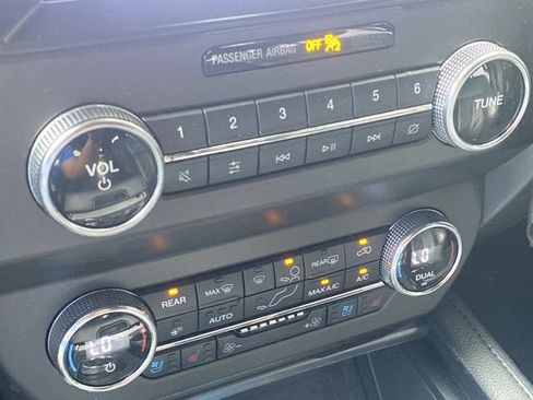 Used 2019 Ford Expedition XLT w/ Equipment Group 202A AWD/4WD image 22