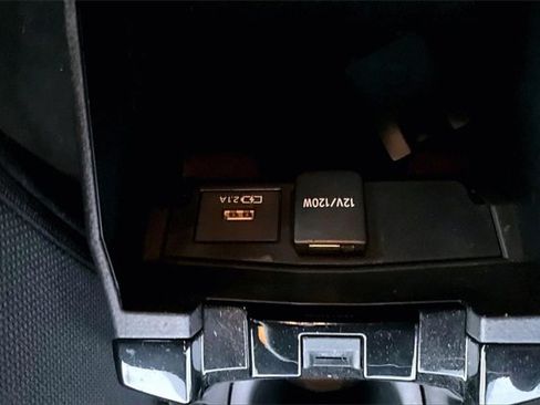 Used 2021 Toyota Corolla SE w/ Carpet Mat Package (TMS) image 34