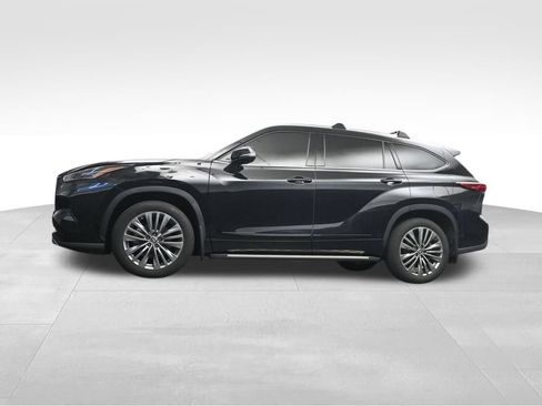 Used 2021 Toyota Highlander Platinum FWD image 10