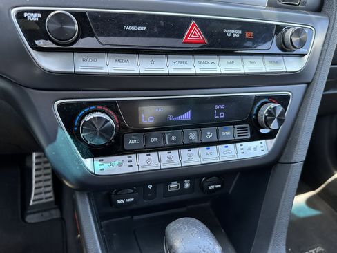 Used 2018 Hyundai Sonata Limited FWD image 26