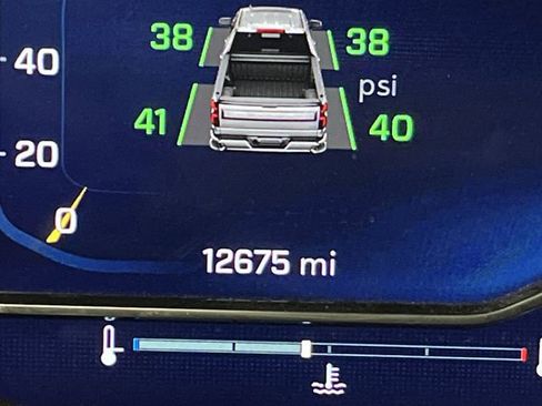 Used 2025 Chevrolet Silverado 1500 LT image 6