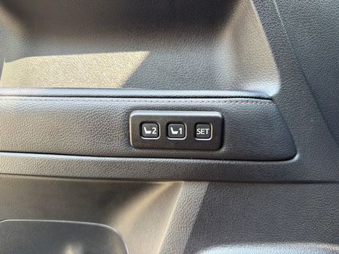 Used 2022 Toyota 4Runner Limited AWD/4WD image 17