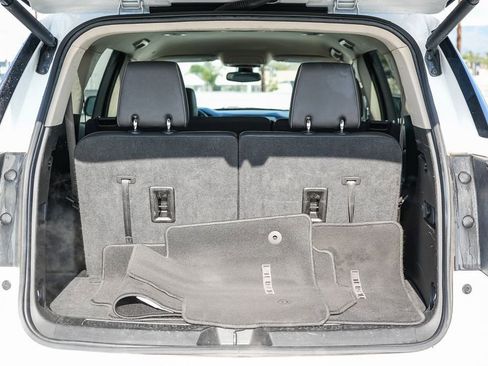 Used 2023 GMC Acadia Denali image 26