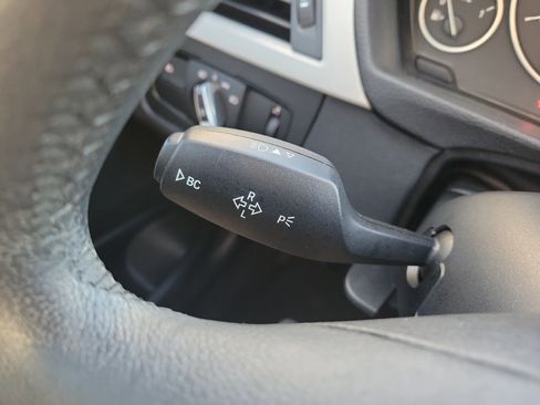 Used 2014 BMW 320i Sedan image 29