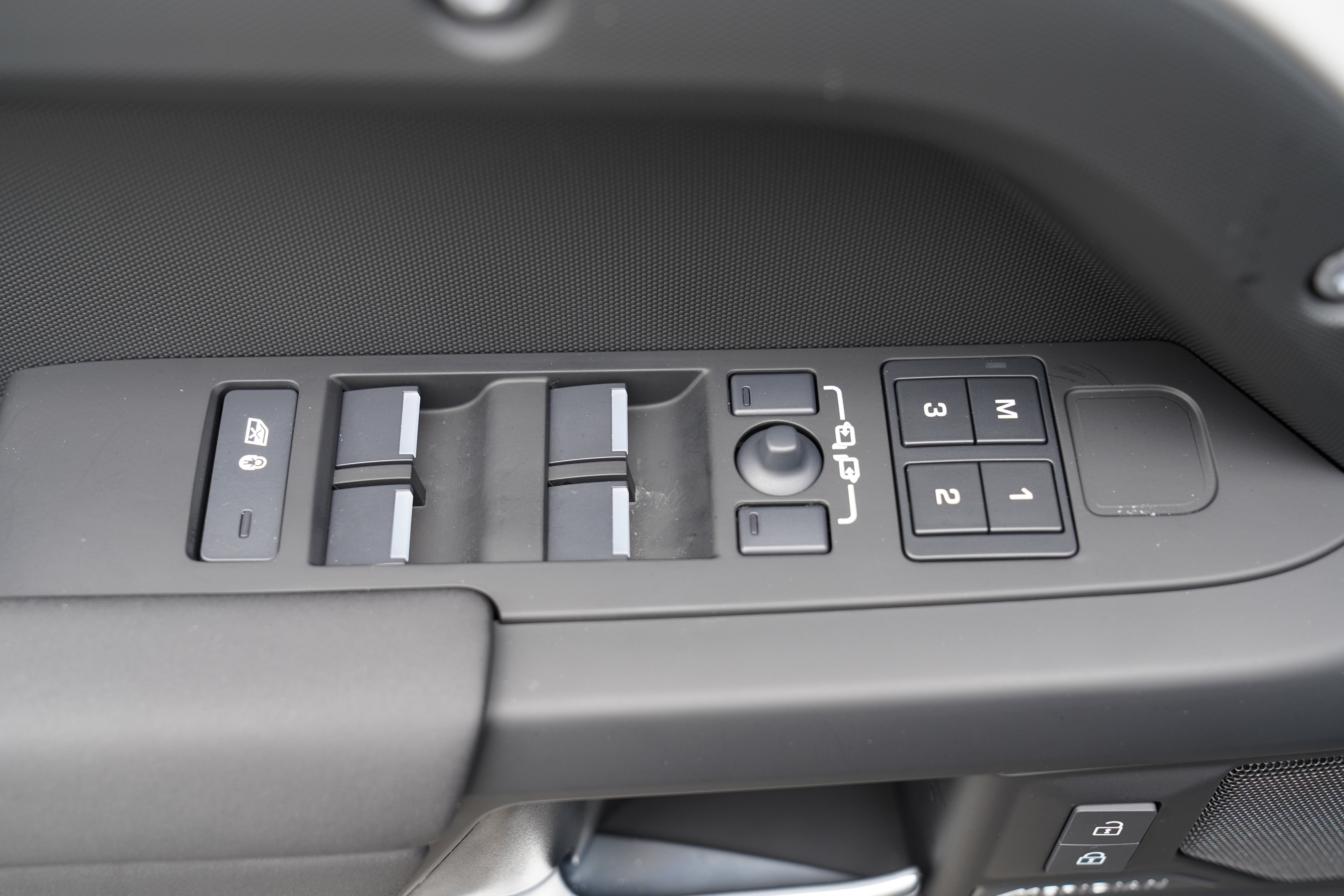 Used 2026 Land Rover Defender 110 S AWD/4WD image 16