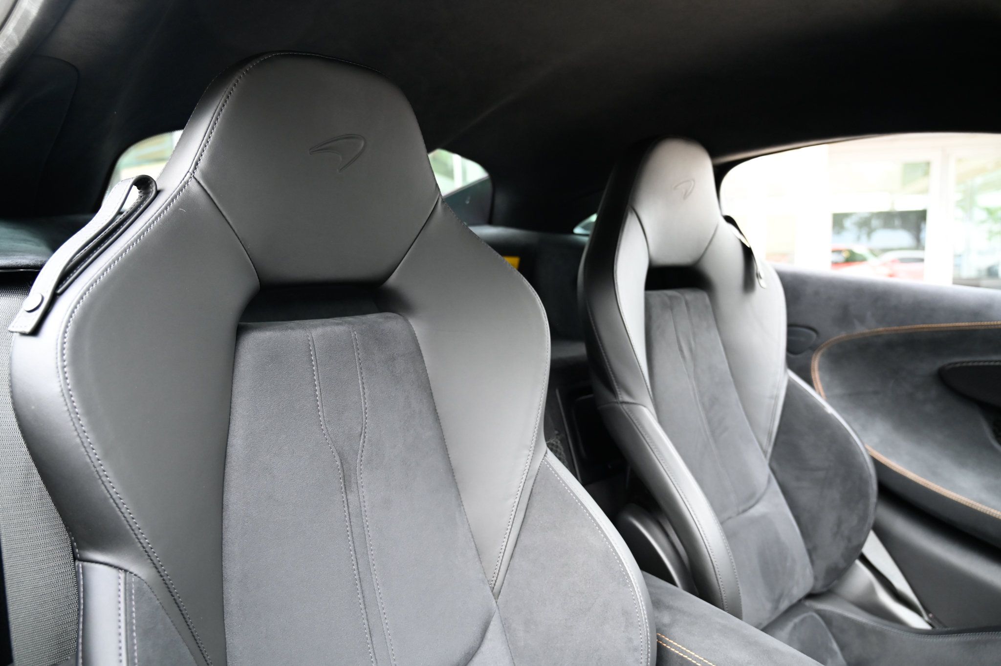 Used 2019 McLaren 600LT RWD image 27