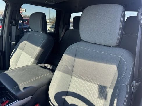 Used 2024 RAM 2500 Big Horn w/ Sport Appearance Package image 11