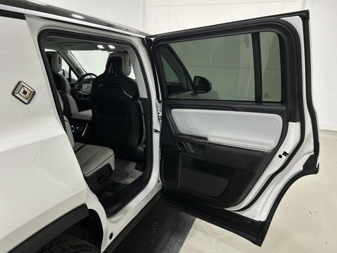 Used 2024 Rivian R1S Adventure AWD/4WD image 19