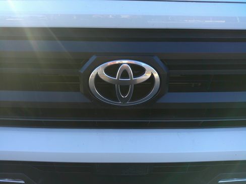 Used 2024 Toyota Tacoma SR5 image 5