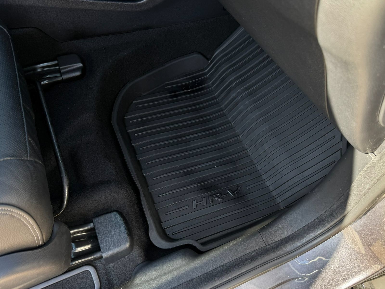 Used 2022 Honda HR-V EX-L image 14