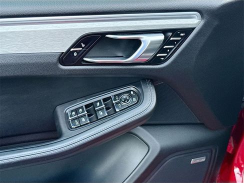 Used 2018 Porsche Macan GTS w/ Premium Package Plus image 19