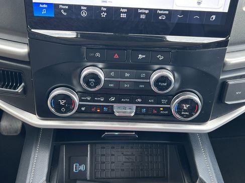 Used 2024 Ford Expedition Max XLT image 31