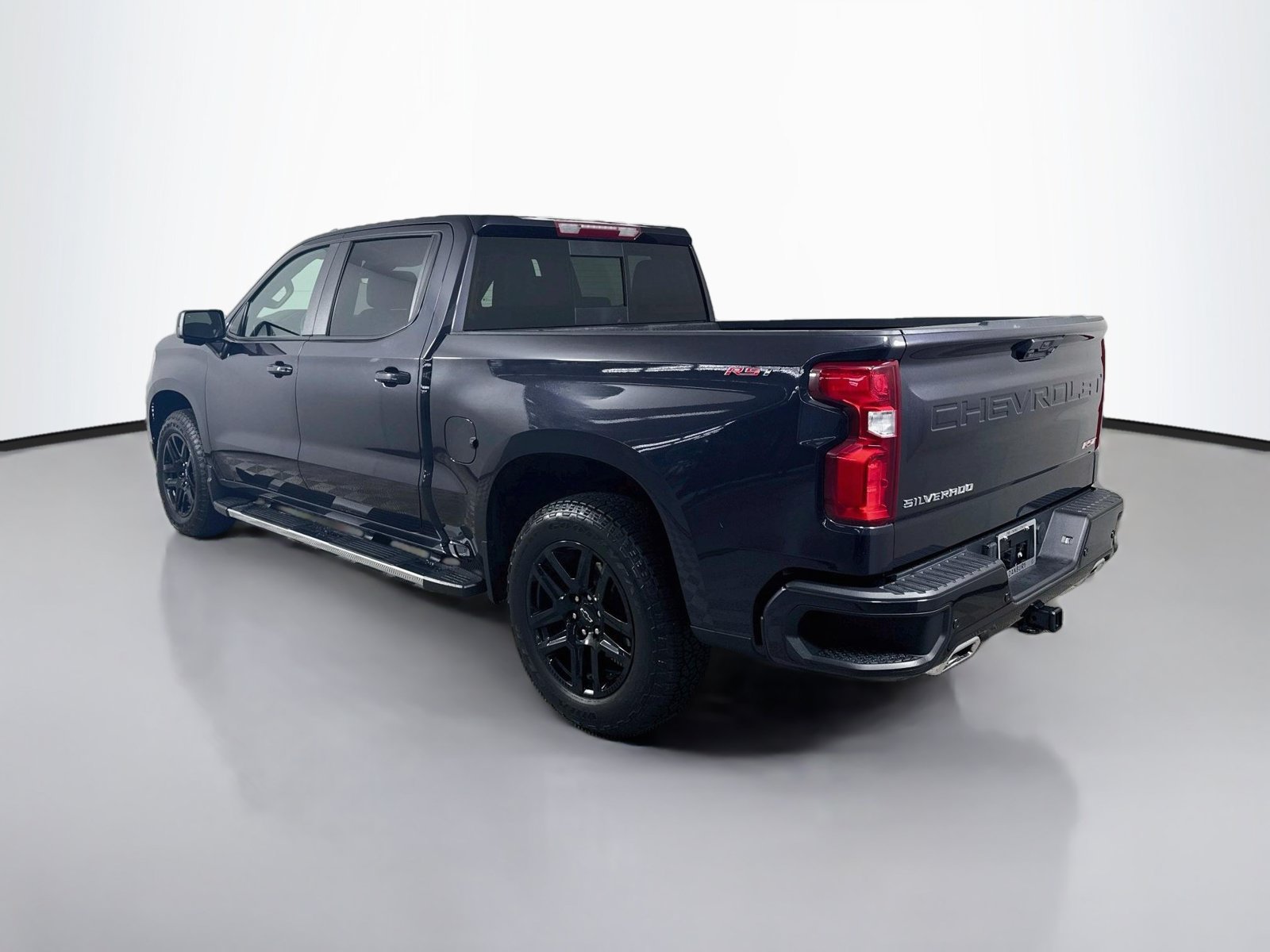 Used 2022 Chevrolet Silverado 1500 RST AWD/4WD image 3