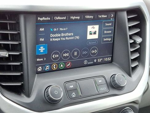 Used 2023 GMC Acadia SLT image 19