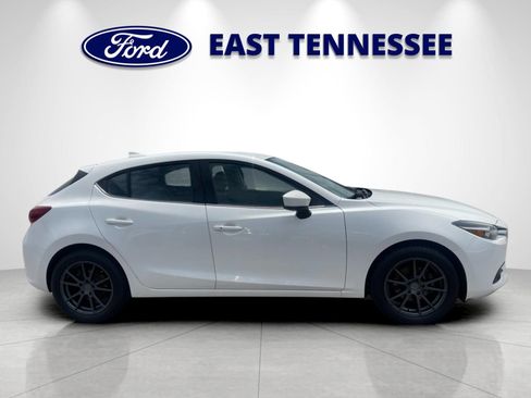 Used 2018 MAZDA MAZDA3 Grand Touring w/ Premium Equipment Package FWD image 2