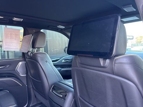 Used 2021 Cadillac Escalade Sport w/ Driver Assist Tech Package image 19