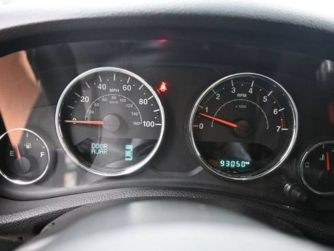 Used 2017 Jeep Wrangler Unlimited Sport w/ Connectivity Group AWD/4WD image 17