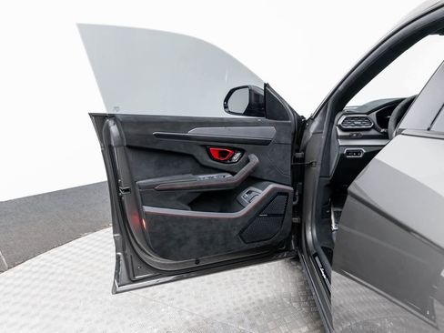 Used 2023 Lamborghini Urus Performante image 22