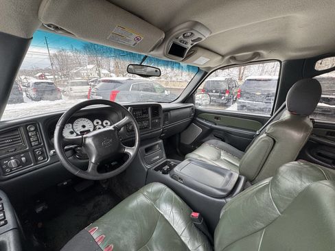 Used 2002 Chevrolet Avalanche 4x4 w/ North Face Edition image 18