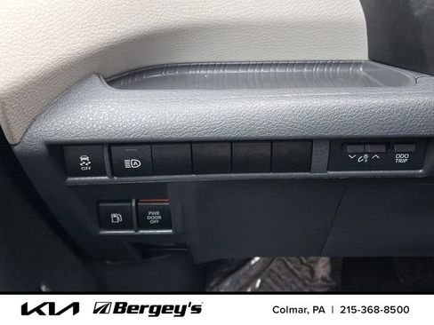 Used 2021 Toyota Sienna LE FWD image 24