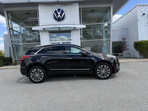 Used 2019 Cadillac XT5 Premium Luxury AWD/4WD image 2