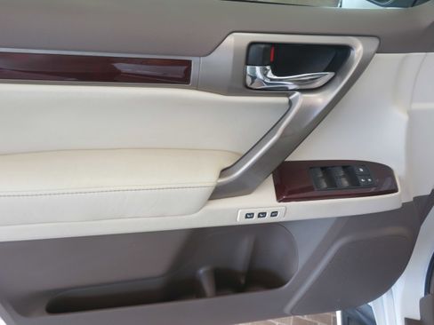 Used 2014 Lexus GX 460 w/ Premium Package image 14