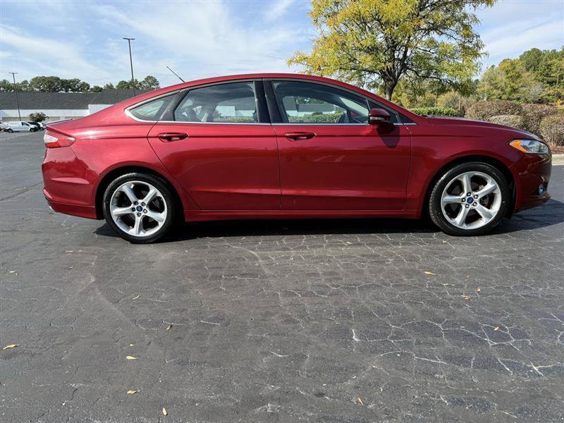 Used 2016 Ford Fusion SE w/ Equipment Group 201A FWD image 6