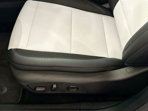 New 2026 Chevrolet Equinox EV LT image 20