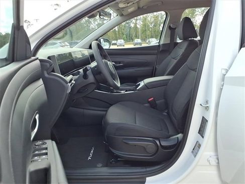 New 2026 Hyundai Tucson SE image 12