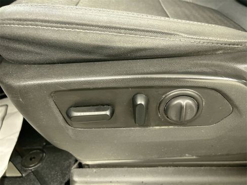 Used 2019 Chevrolet Silverado 1500 RST image 10