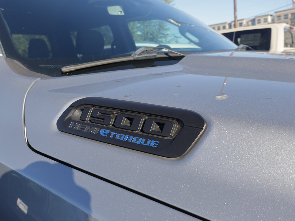 Used 2021 RAM 1500 Big Horn AWD/4WD image 2