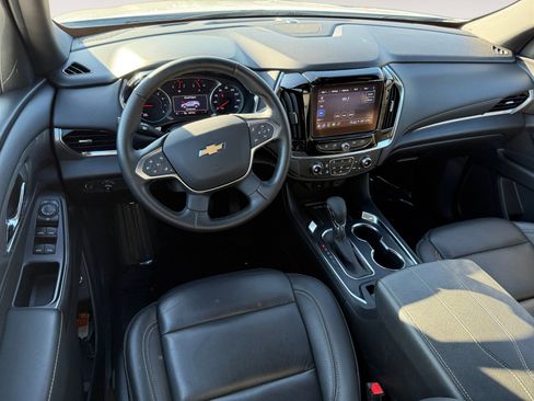 Used 2023 Chevrolet Traverse LT image 15