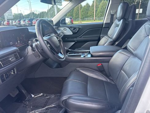 Used 2025 Lincoln Aviator Reserve w/ Equipment Group 201A image 7