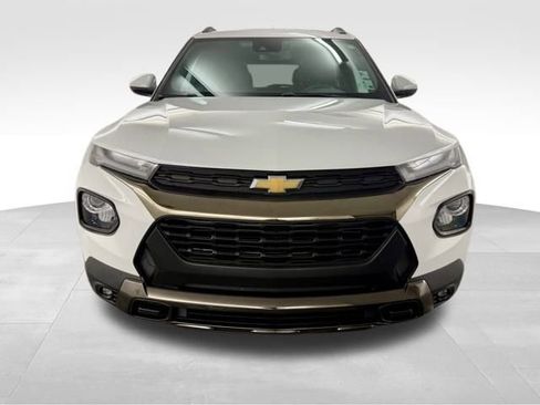 Certified 2023 Chevrolet TrailBlazer ACTIV w/ Sun and Liftgate Package image 3