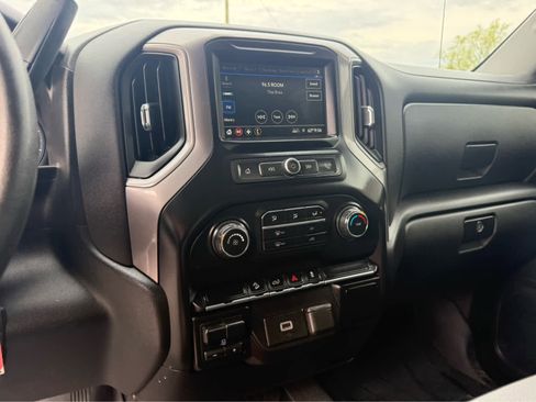 Used 2019 Chevrolet Silverado 1500 Custom Trail Boss w/ Custom Convenience Package AWD/4WD image 13
